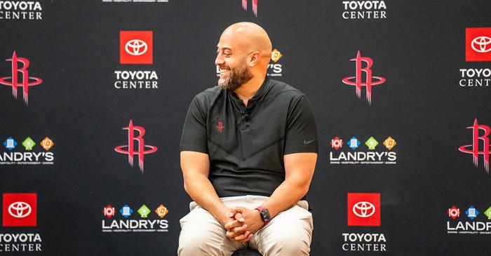 斯通：申京不仅打得极具统治力 身体状态也很出色