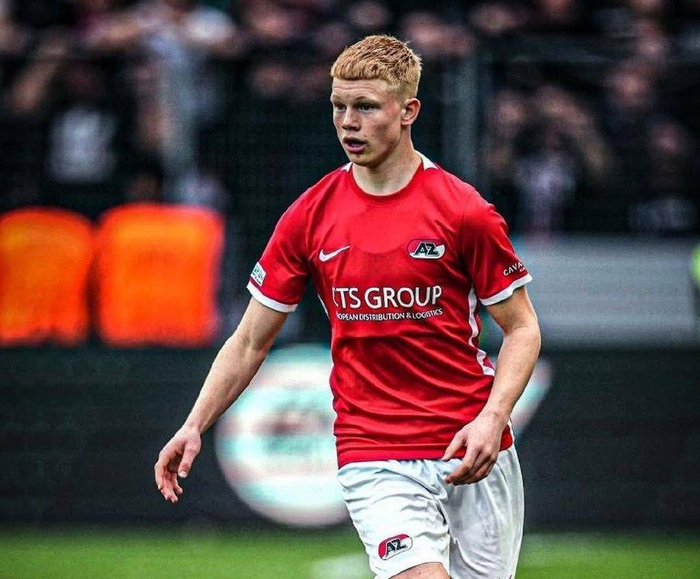 MK体育app-利物浦将与皇马开启竞价大战！5200万镑竞逐19岁荷兰中场神童|阿尔克马尔|中场新星|转会动态|皇家马德里|斯洛特_新浪体育_新浪新闻