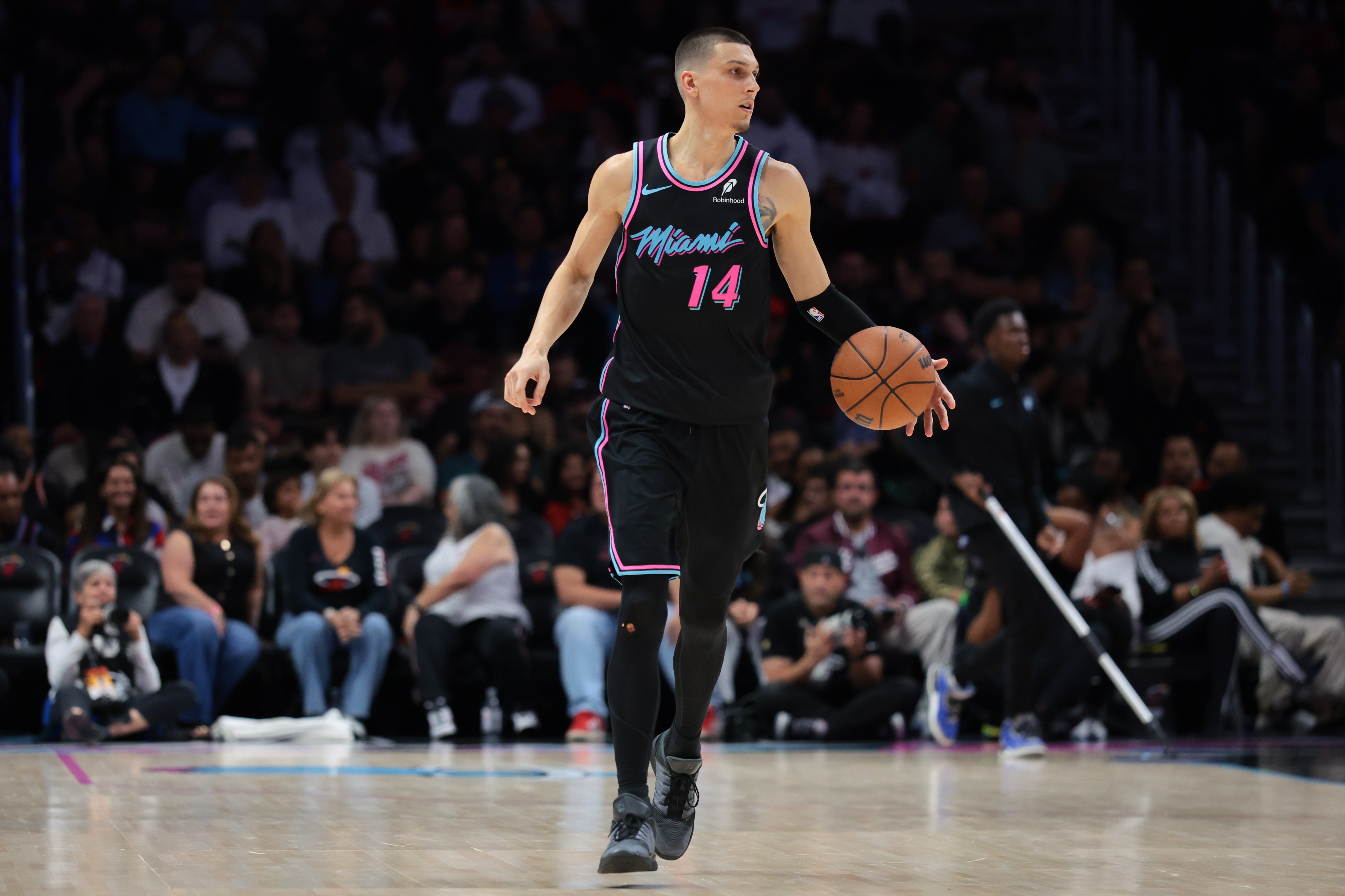 MKSPORT-希罗：我一直因为吃到技术犯规被罚钱 我妈肯定不会高兴的