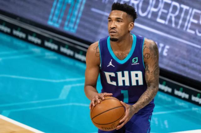 MK体育官方网站-一老一少两大射手驰援 湖人还是否会为三分球犯愁