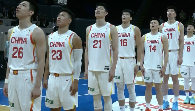 MK体育官方网站-中国男篮逆转后，更衣室庆祝曝光！小组形势有变：首支晋级队诞生